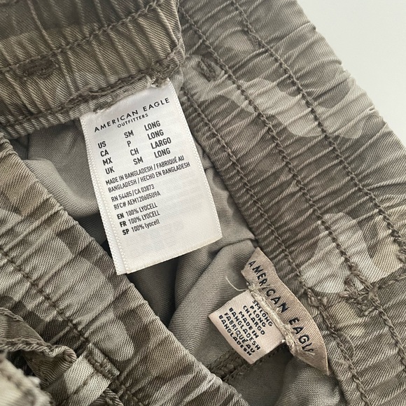 American Eagle soft camo joggers, size small-long - Picture 2 of 3
